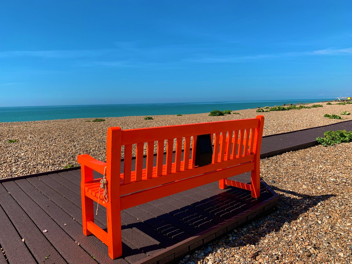 sarahbookertv's tweet photo. Loving the @PiertoPierBench !
A lovely bright sunny colour to brighten up a bright sunny morning- just what the doctor ordered ☺️☀️
#sitbackandrelax #takeamoment 
#thursdayvibes #thursdaymood #thursdaythoughts #piertopierbench #piertopier #seaside #coastallivi #brightonfringe2021 https://t.co/G0Fa8LogC5
