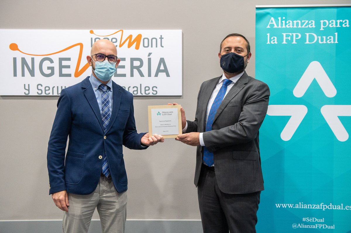 Alianzafpdual's tweet photo. 🎉 ¡Hoy celebramos una adhesión a lo grande! 🎉 @INGEMONT_GRUPO y sus sociedades participadas -@IngGedemo, Ingemont Ingeniería y @EAS_Corporate- apostarán por la #FPDual para formar a jóvenes cualificados y facilitar su inserción laboral en Andalucía 🧑‍🔧: https://t.co/Kr2zLEv6Ar https://t.co/WkTxSs2jOo