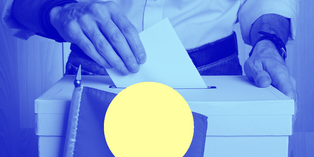 hoprnet's tweet photo. ‼️Just 24 hours of voting left.
👉Head to https://t.co/DMpBCAQfoE to put the power of your HOPR tokens behind your favourite proposal!
#hopr #DAO #DecenGov https://t.co/ZLVC6rYere