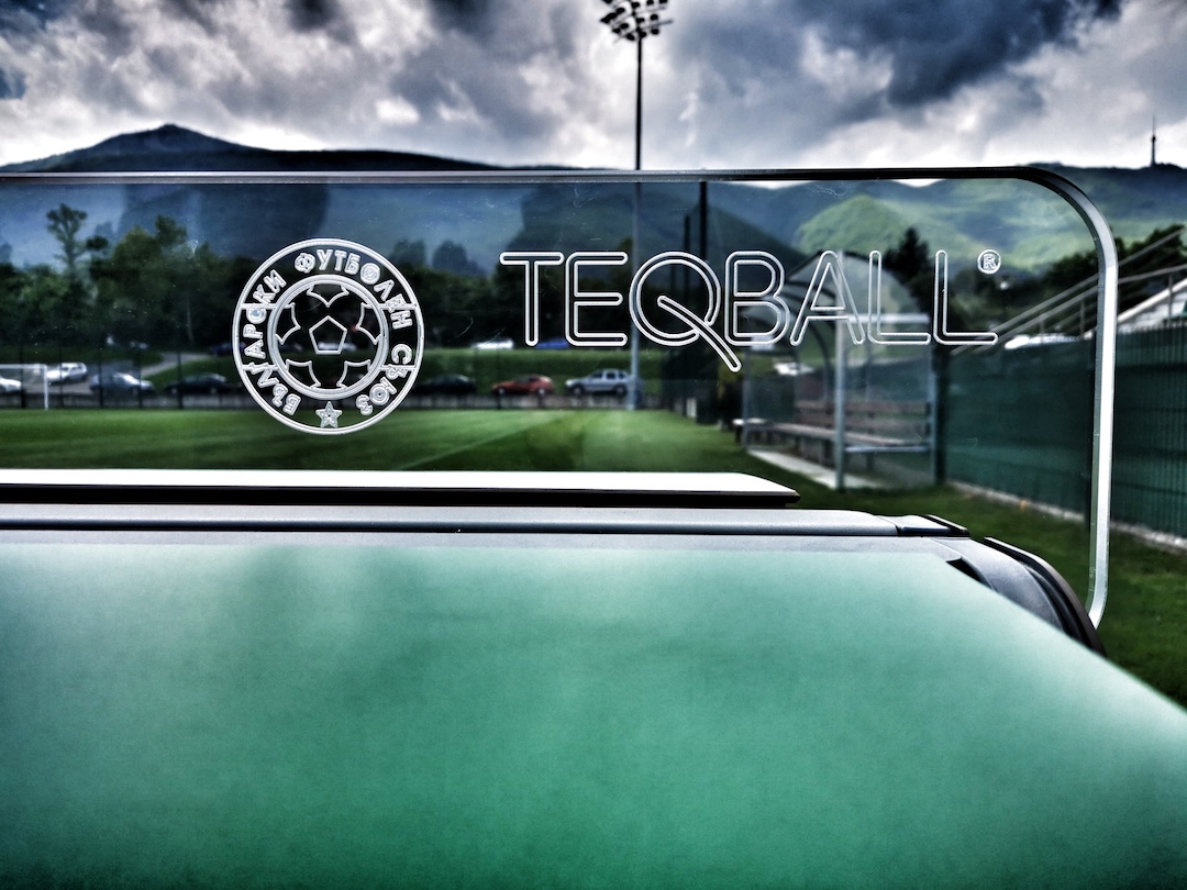 Мъжкият национален отбор на България ще си партнира с държавната федерация по <a href="/Teqball/">TEQBALL</a>. 
В Национална футболна база „Бояна“ пристигна специално изработена от FITEQ професионална маса за текбол, брандирана със символите на <a href="/Team_Bulgaria/">Team Bulgaria</a> 🇧🇬