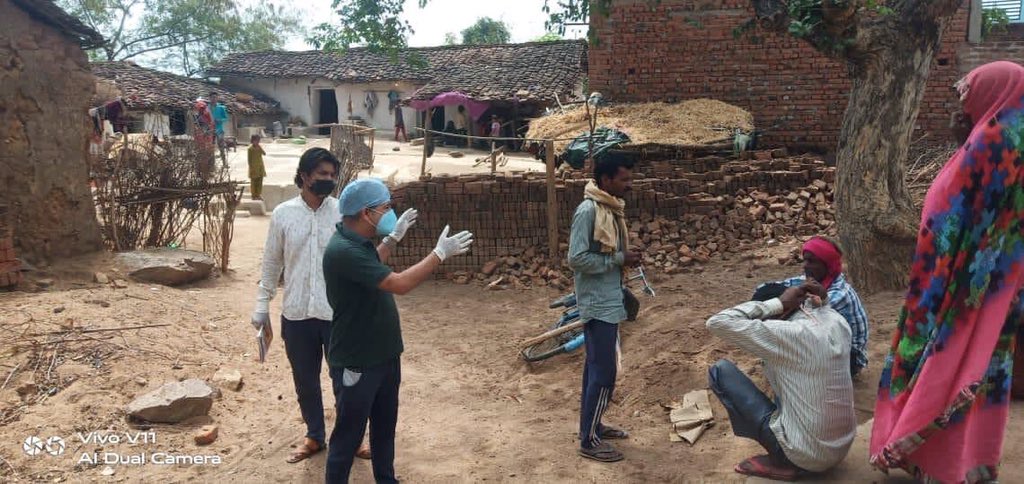 syhoindia's tweet photo. #Teamsyho Trying to do what can be beneficial for community around us. India is facing community spread of Covid. In villages people are somehow bit safe but somewhere irresponsible too. Each life is precious. We are in need of help to spread awareness,prevention and treatment. https://t.co/52MOs7VsLq