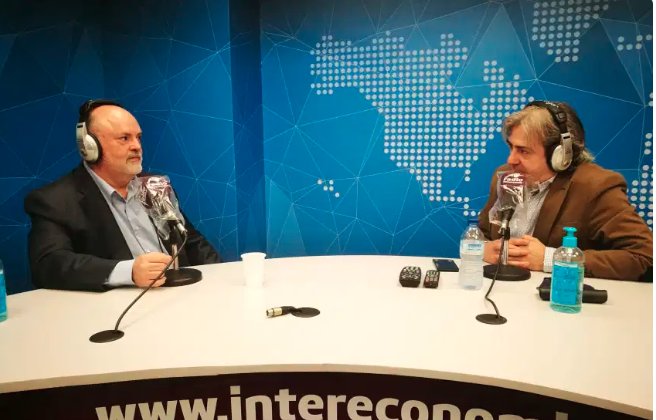 IntercafeRadio's tweet photo. Alberto De Rosa, DG de #CenteneCorp, confía en el Tribunal Supremo y piensa que la reversión del Hospital de #Torrevieja no se realizará en octubre.
#27mayo #tempsderadio
https://t.co/WamUpANiai https://t.co/s4x6Vt6iex