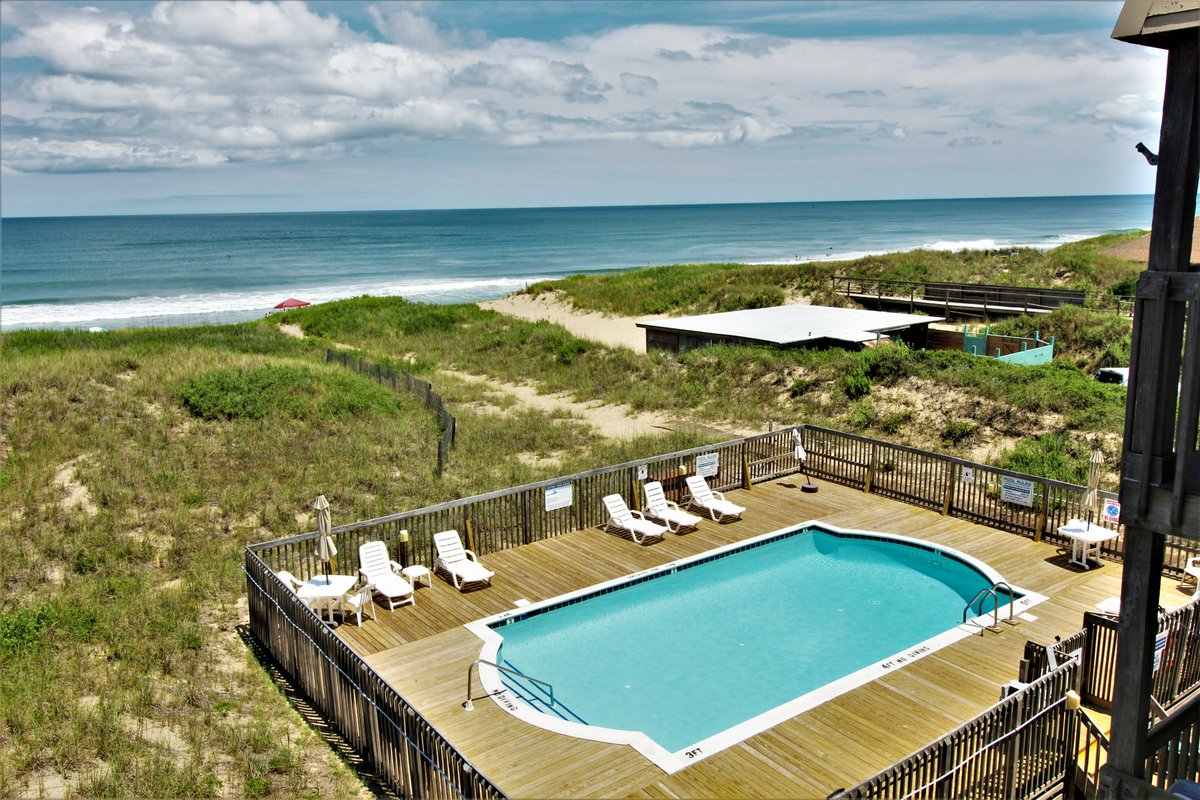 "A Beach Odyssea" is a very popular condo located oceanfront in KDH. It has availability for 8/15-8/18 &amp; we wanted to tell you first! It has 2-bedrooms &amp; an amazing view of the ocean from the private balcony. This condo also has a community pool.
Book now!
keesouterbanks.com/booking/K0704-…