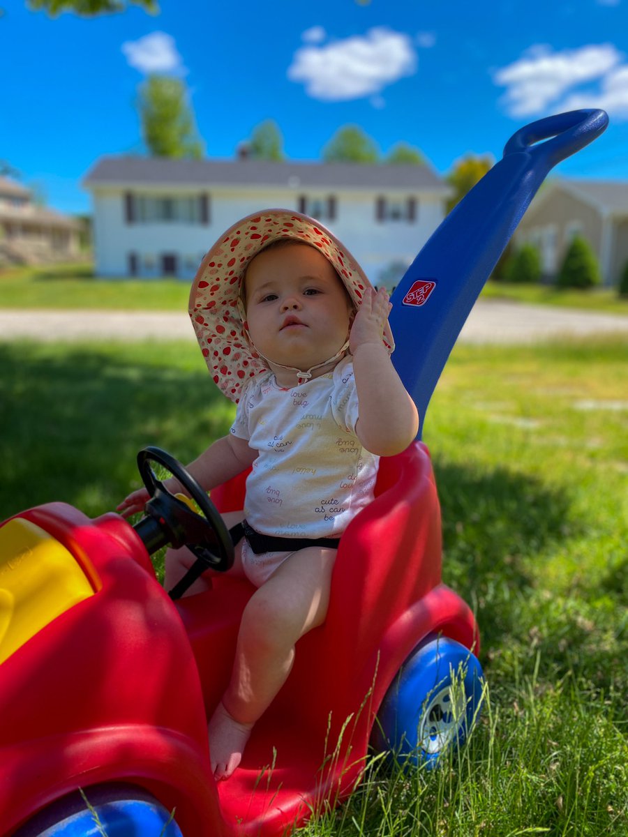 They see me rollinnnnnn.... #scarlettannhall enjoying her @thestep2company Push Around Buggy while flexing her hat swag