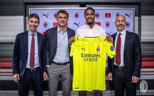 superfoot221's tweet photo. Mike Maignan s'engage avec l'AC Milan qui retrouvera la Ligue des champions l'année prochaine. https://t.co/k4LdMsc4Hl