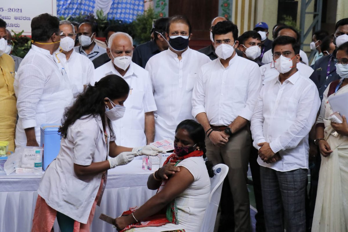 Tejasvi_Surya's tweet photo. Massive free vaccination camps for street vendors, metro workers &amp; slum dwellers in B'luru South under leadership of Hon CM @BSYBJP

It's GoK's endeavor to vaccinate maximum people at shortest span in B'luru

K'taka has vaccinated 1 crore+ people as on today

#LargestVaccineDrive https://t.co/ZRclvGRx2u