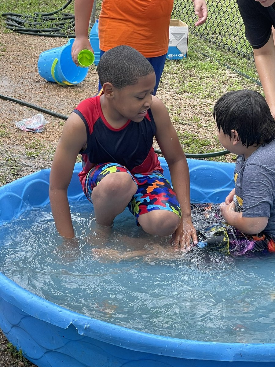 MarKe_Cub's tweet photo. Yesterday’s #WaterDay Part I
We had SO MUCH FUN! #CubUNITY #CUBCommUNITY @HumbleISD_RCE @HumbleISD #SpecialEducation https://t.co/nBBr6Ejnm5