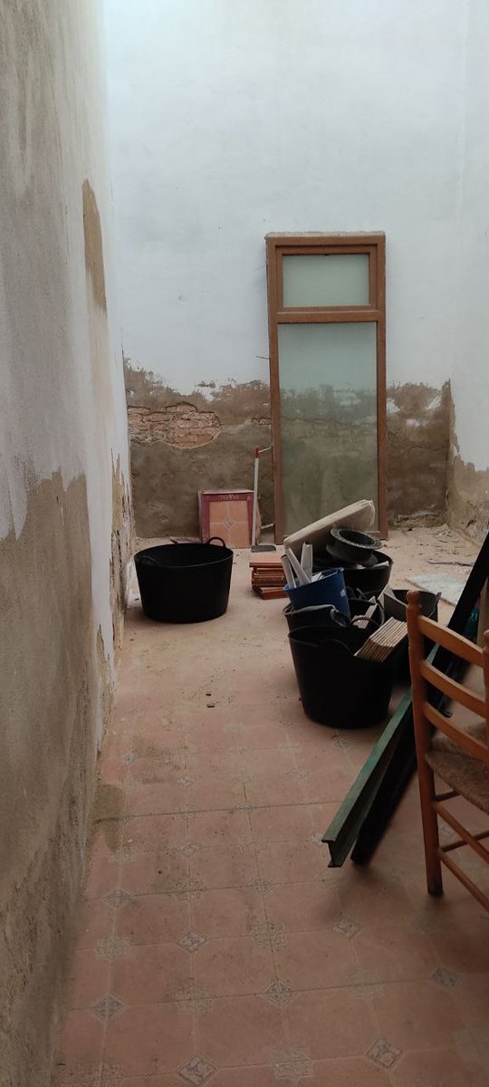 Ca_la_Mera's tweet photo. A Ca la Mera seguim amb la preparació del nou Ateneu!
Tota pedra fa paret!
Salut https://t.co/BzsrQHMFwJ