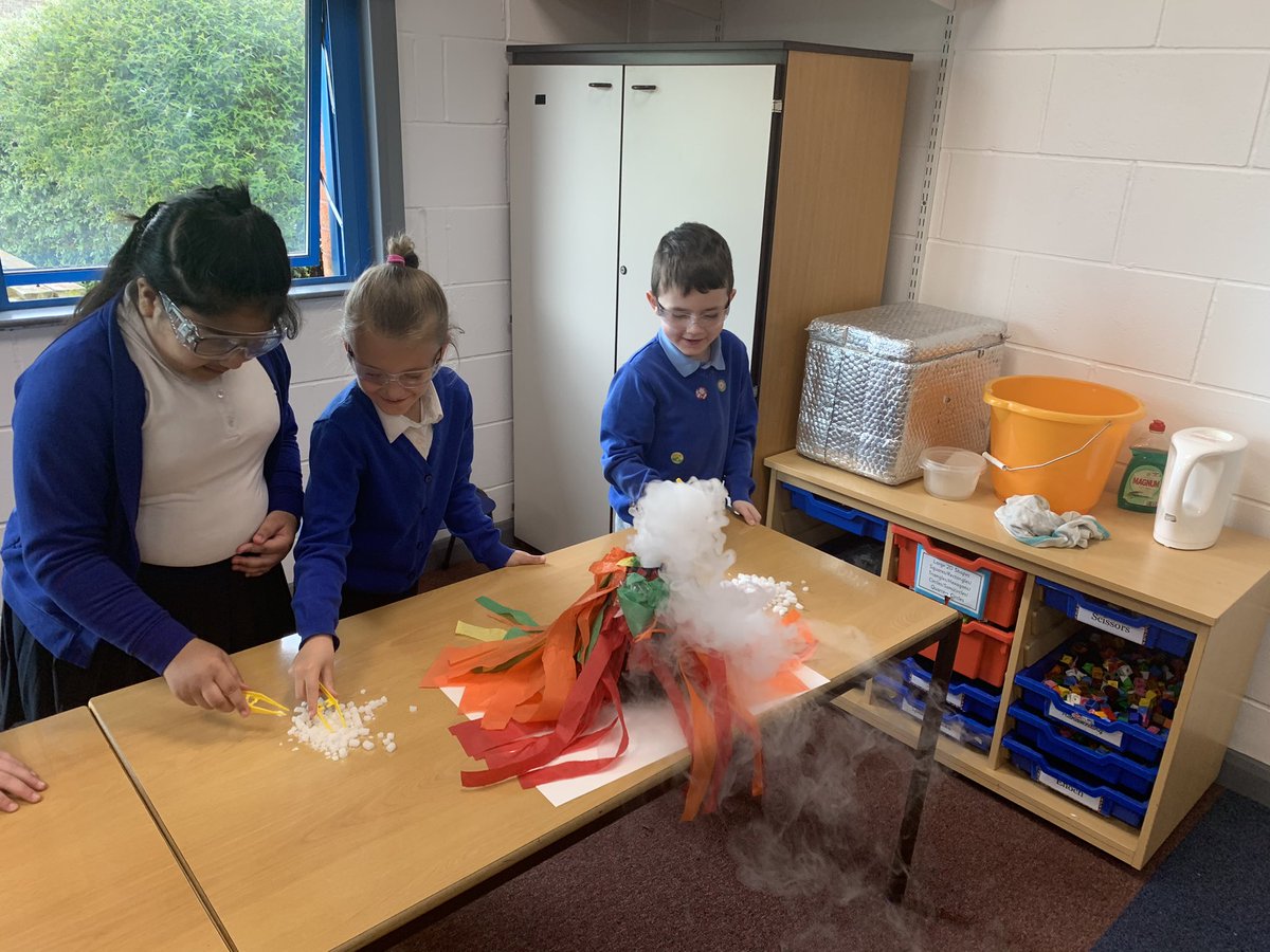 MissMellors's tweet photo. What an amazing afternoon we had with Lab Rascals! 👩🏽‍⚕️@DeltaCraven https://t.co/siQOxpdFwX