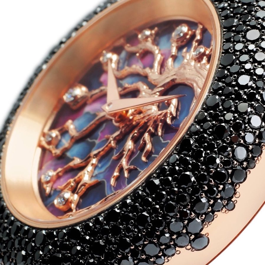 Ready for my next gala dinner... 489 black diamonds snow setted on my wrist. 

<a href="/kerbedanz/">KERBEDANZ SA</a>