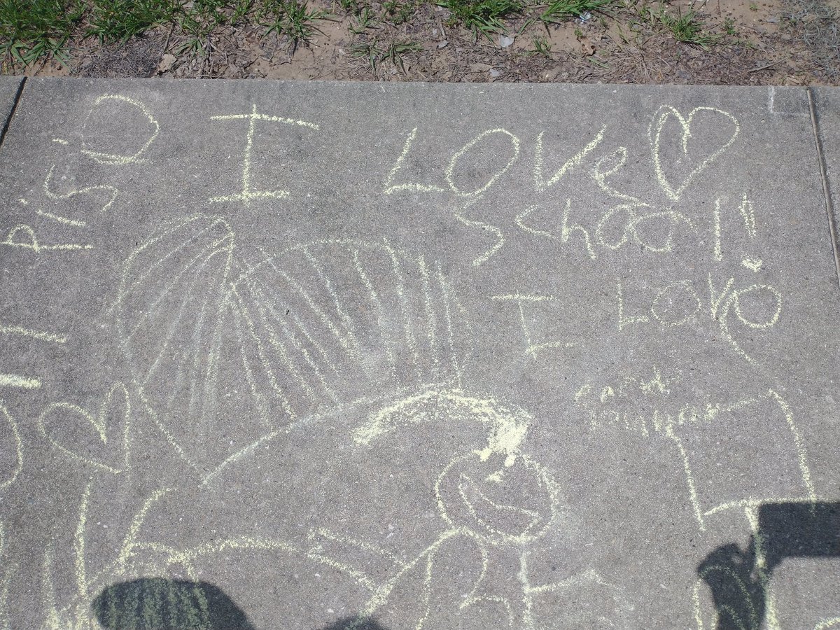 CutaiaGutierrez's tweet photo. Balloon pop #7- Chalk https://t.co/AYZLu1hOux