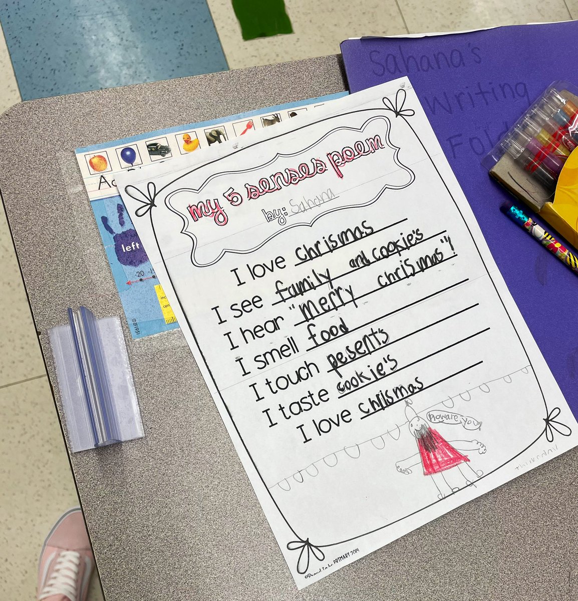 MsRaymond5's tweet photo. We’re POETS and we KNOW IT! #5sensespoetry 👁👂🏻👃🏻👄✋🏻#firstgradepoets @BrooksideWWRSD https://t.co/X4xo7pxyjh