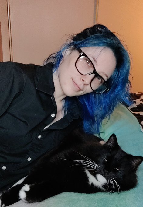 Must consult with my business cat. Business cat, do you concur? https://t.co/lDsYVm2bS3