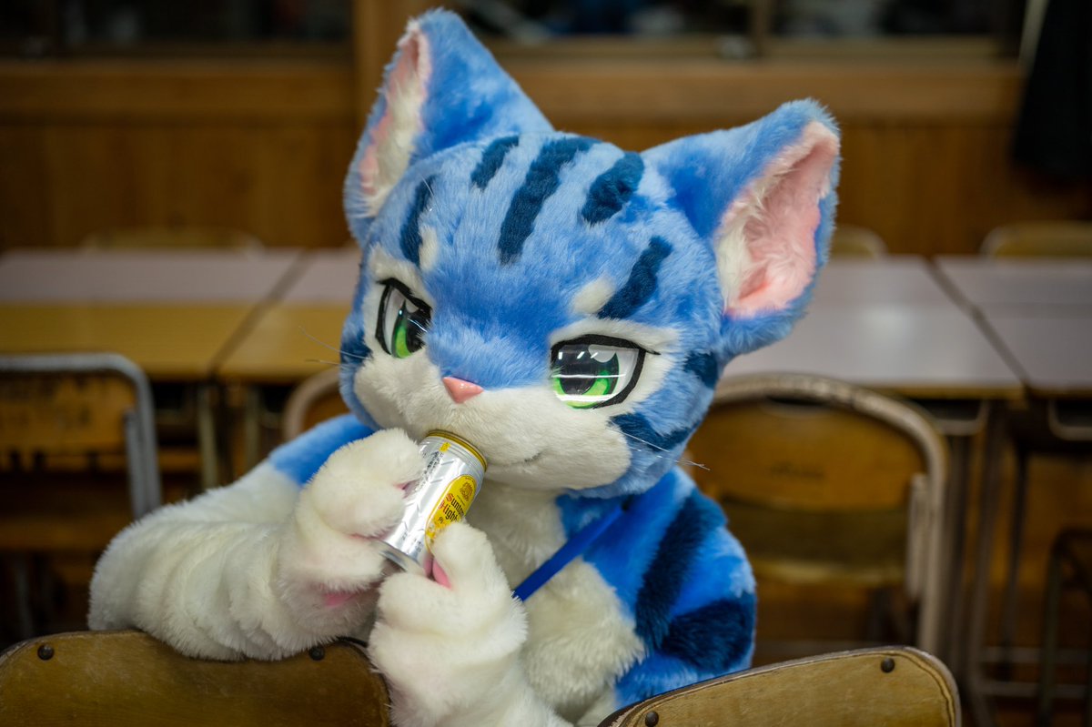 chaba_ciel's tweet photo. ジュース……あれ?
#FursuitFriday
#TDOS5 https://t.co/AOjzwe88G3