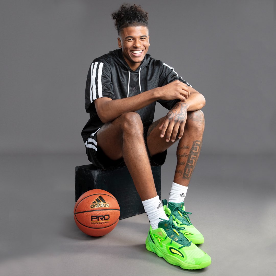 carga si puedes Cocinando Nick DePaula on Twitter: "Official. 🤝 Adidas is incredibly high on Jalen  Green and feels he'll be the star of the 2021 Draft. Jalen is wearing the  upcoming Exhibit A sneaker here