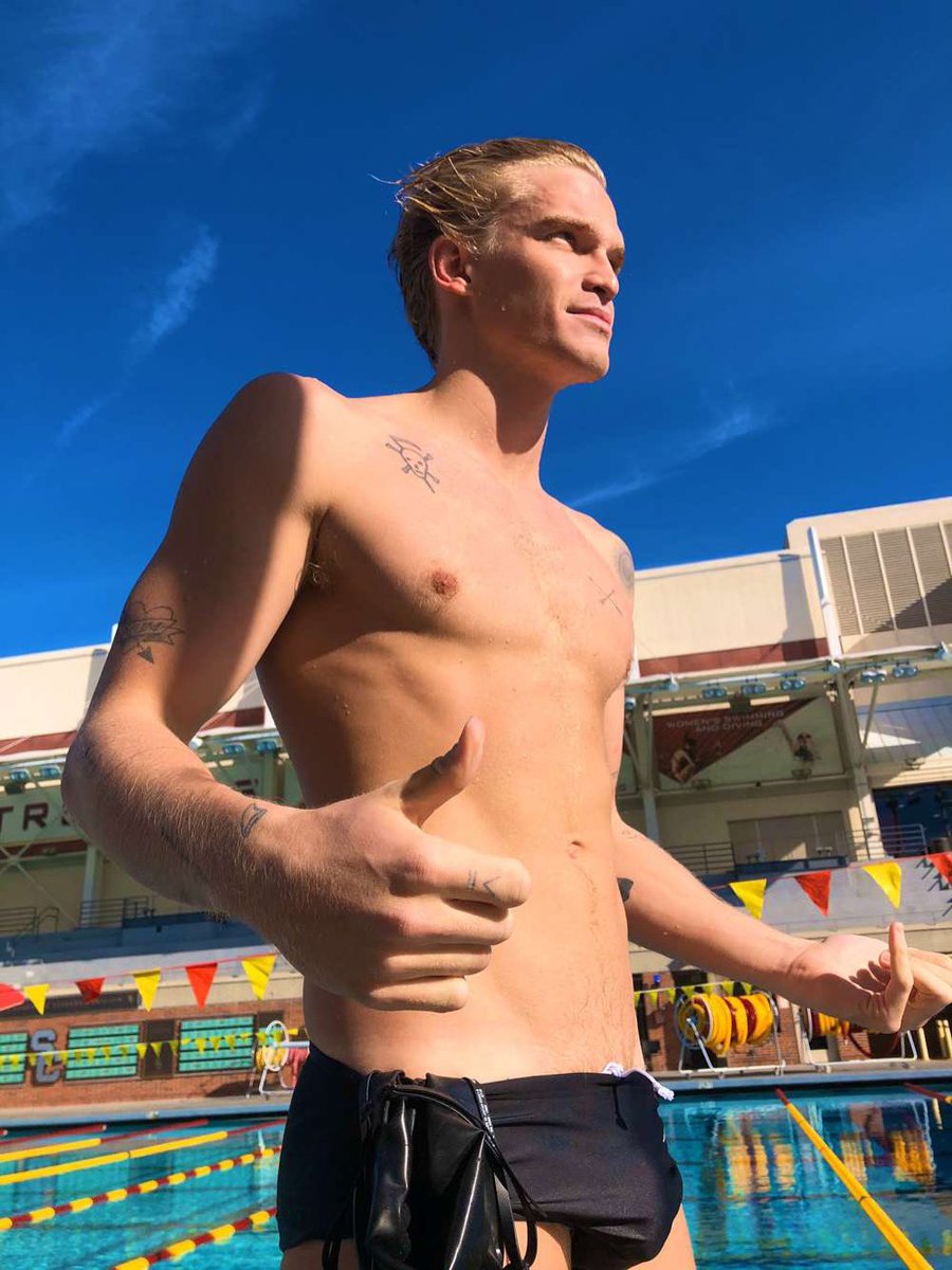 DeOlhoNasMalas's tweet photo. Cody Simpson 🔥 https://t.co/PkLmEAVypG