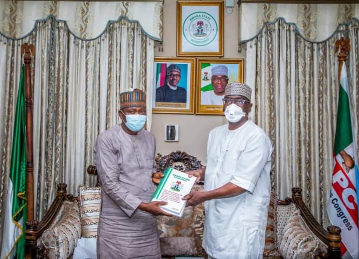 SunlightDaily's tweet photo. Breaking: white paper panel tells Gov Abdulrazaq to try Saraki, Ahmed on Kwara Assets https://t.co/sv0LHfGqAO via @SunlightDaily 
#kwara #saraki https://t.co/ZDbrH8Doma