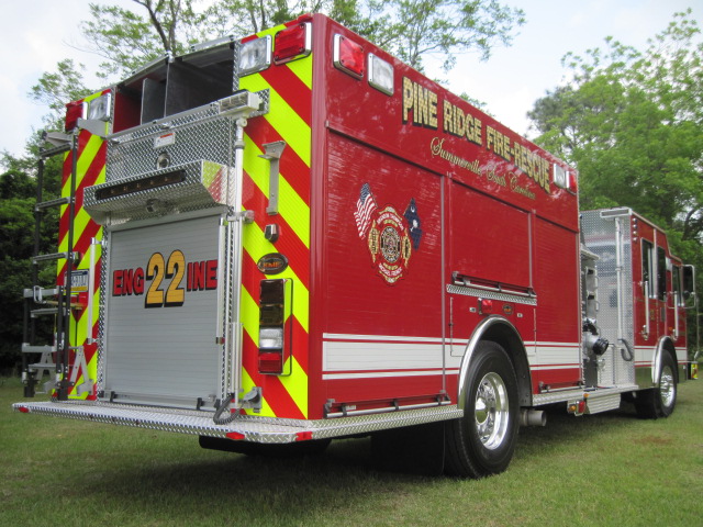 KMEFire's tweet photo. #Throw🔙
This #TBT we're featuring Pine Ridge Fire Rescue's 2010 #KME #TopMount #Pumper as we patiently wait for their new 103' Tuff Truck to make its way through production!
#KMEFire #FireTrucks #KMEWorksForYou https://t.co/t60SsTzLPG