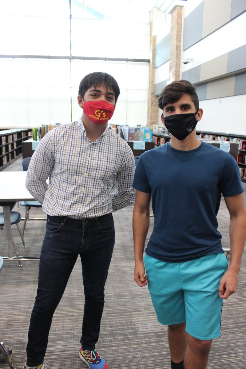 LCEMustangLib's tweet image. We welcomed our Mustang seniors to come so we could congratulate and celebrate them!  We are proud of you!  Mustang Pride forever! @LCE_Mustangs #clearcreekisd #Classof2021