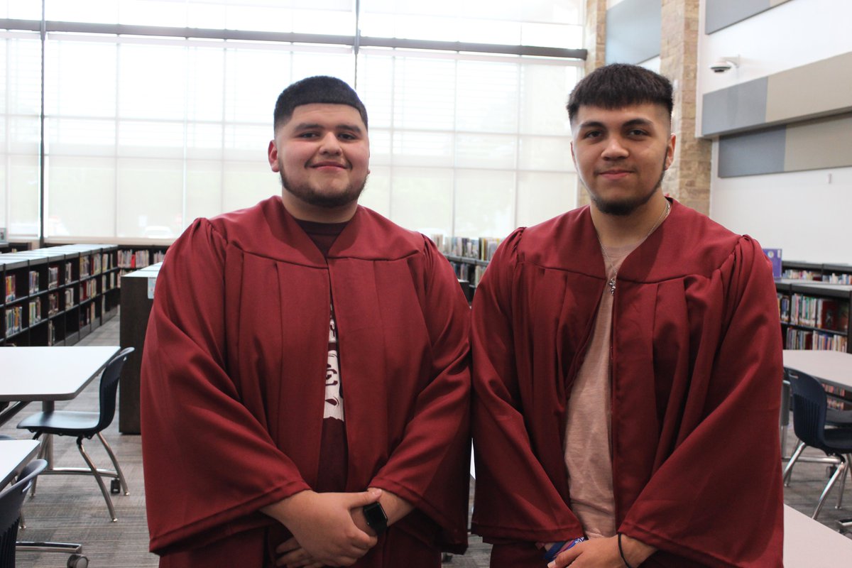 LCEMustangLib's tweet image. We welcomed our Mustang seniors to come so we could congratulate and celebrate them!  We are proud of you!  Mustang Pride forever! @LCE_Mustangs #clearcreekisd #Classof2021