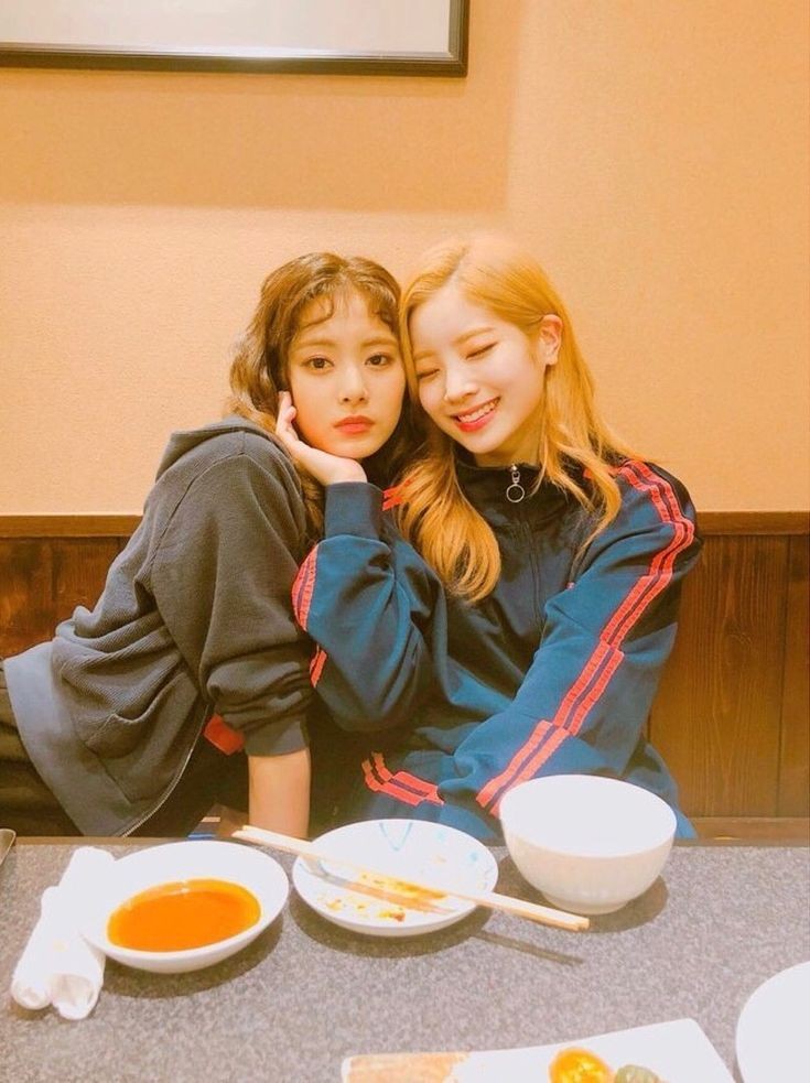 HOURLYTZY's tweet photo. HAPPY BIRTHDAY dear DAHYUN !! ❤️
Our wish is for you to always be happy and healthy. Hope this special day be full of joy and celebration 🎂

#HappyDAHYUNDay
#QueenDAHYUNDay
#찬란한_그대_바로_김다현 
@JYPETWICE https://t.co/mQdUE1xq2K