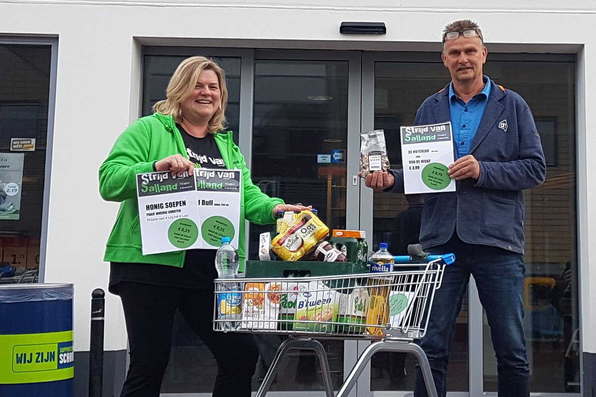 nieuwsuitwijhe's tweet photo. Strijd van Salland houdt supermarktactie ten bate van kankeronderzoek. #wijhe #heino https://t.co/VCapecjrK0 https://t.co/RBhh9emhRd