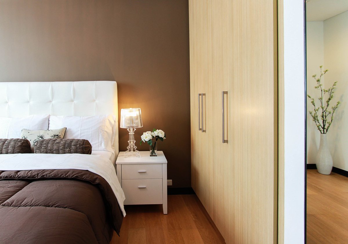 About to go on holiday, or just returned? Business trip lined up? Guests coming to stay? Leave the washing and ironing of your clothes, bedding, &amp; linen to us and focus on the more important things in life. #nefollowers #ironing #housekeeping ow.ly/oult30rFVmi