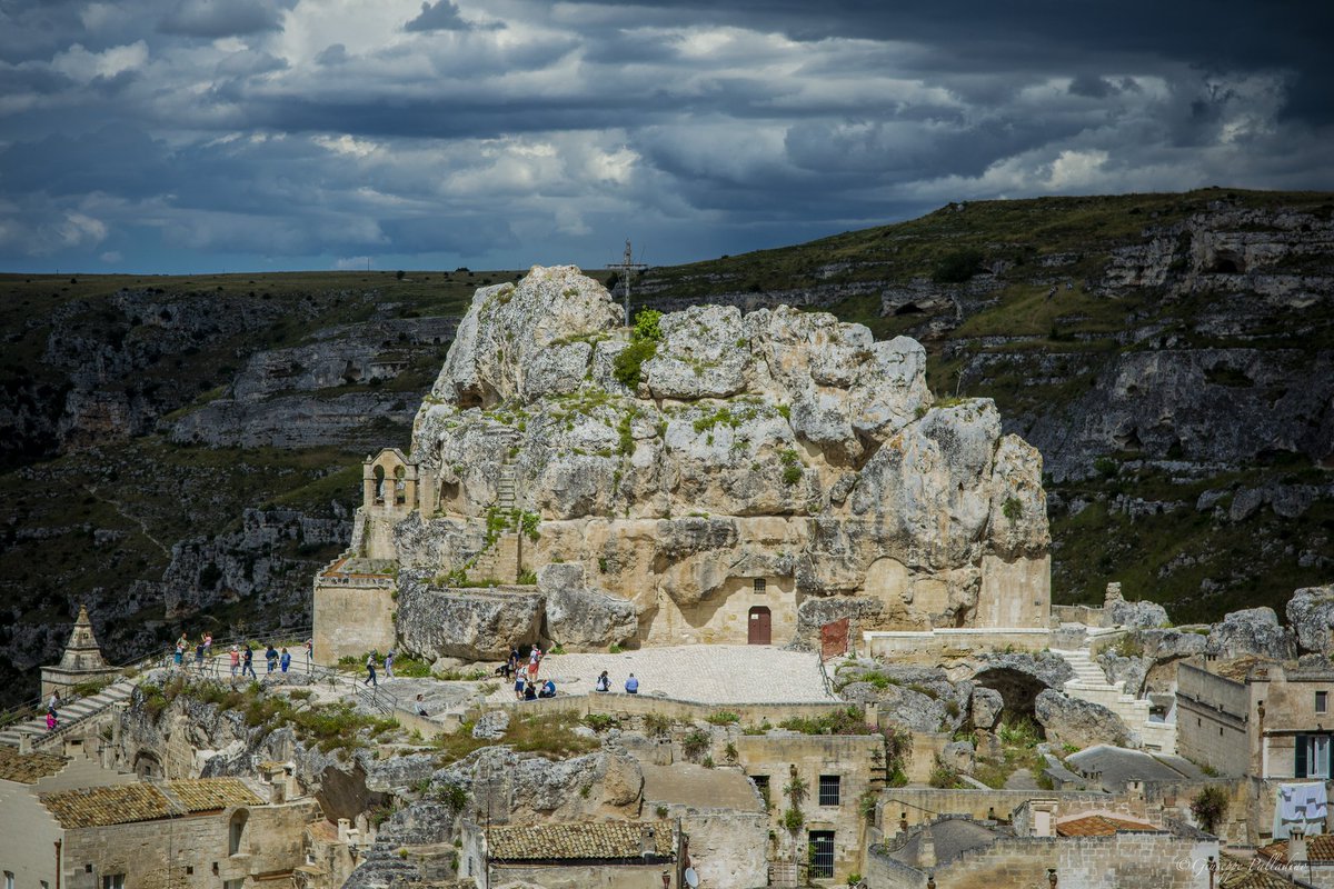 Quando #matera appare metà bella e metà misteriosa.

#gius01pal #giuseppepalladino #regionebasilicata #basilicata #picture #photography #photographylife #photo  #weareinbasilicata #igersbasilicata  #sassidimatera #lucania