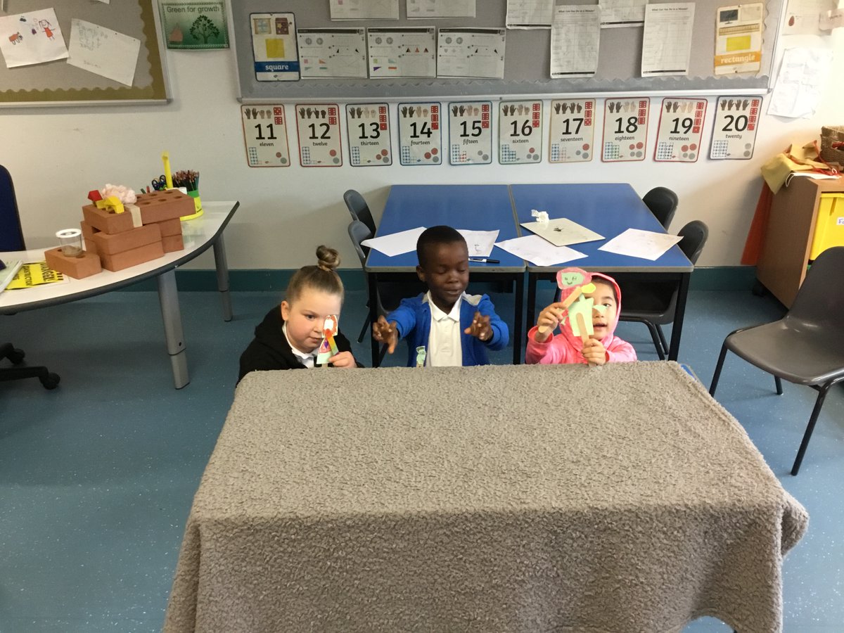 BpsGrint's tweet photo. We’ve been using our puppets to explore what happens when we disagree with our friends and how to sort it out when we disagree #buildingresilience #friends #literacythroughplay @BpsGillen @BroomhousePs https://t.co/LKczd2pVZy
