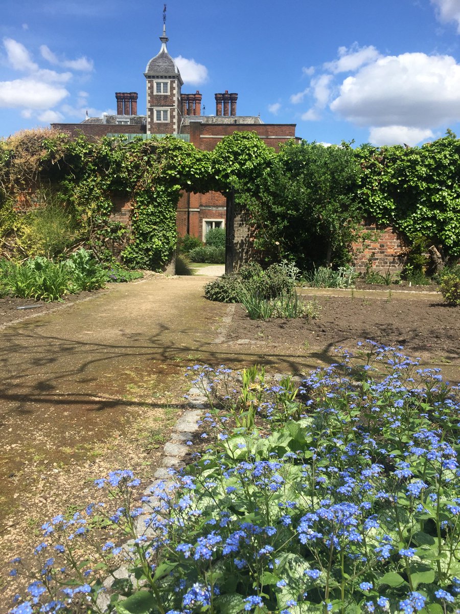 GreenwichHT's tweet photo. 🐦🌸🌳🦔Only a few days left to book your tickets for our Charlton House Explorers workshop on Wednesday 2nd June! Come and make your very own bird feeder and learn more about all the creatures we have in our collection and gardens. 🐦🌸🌳🦔
https://t.co/rE23ffTG3p https://t.co/Fa4pYF3BcE