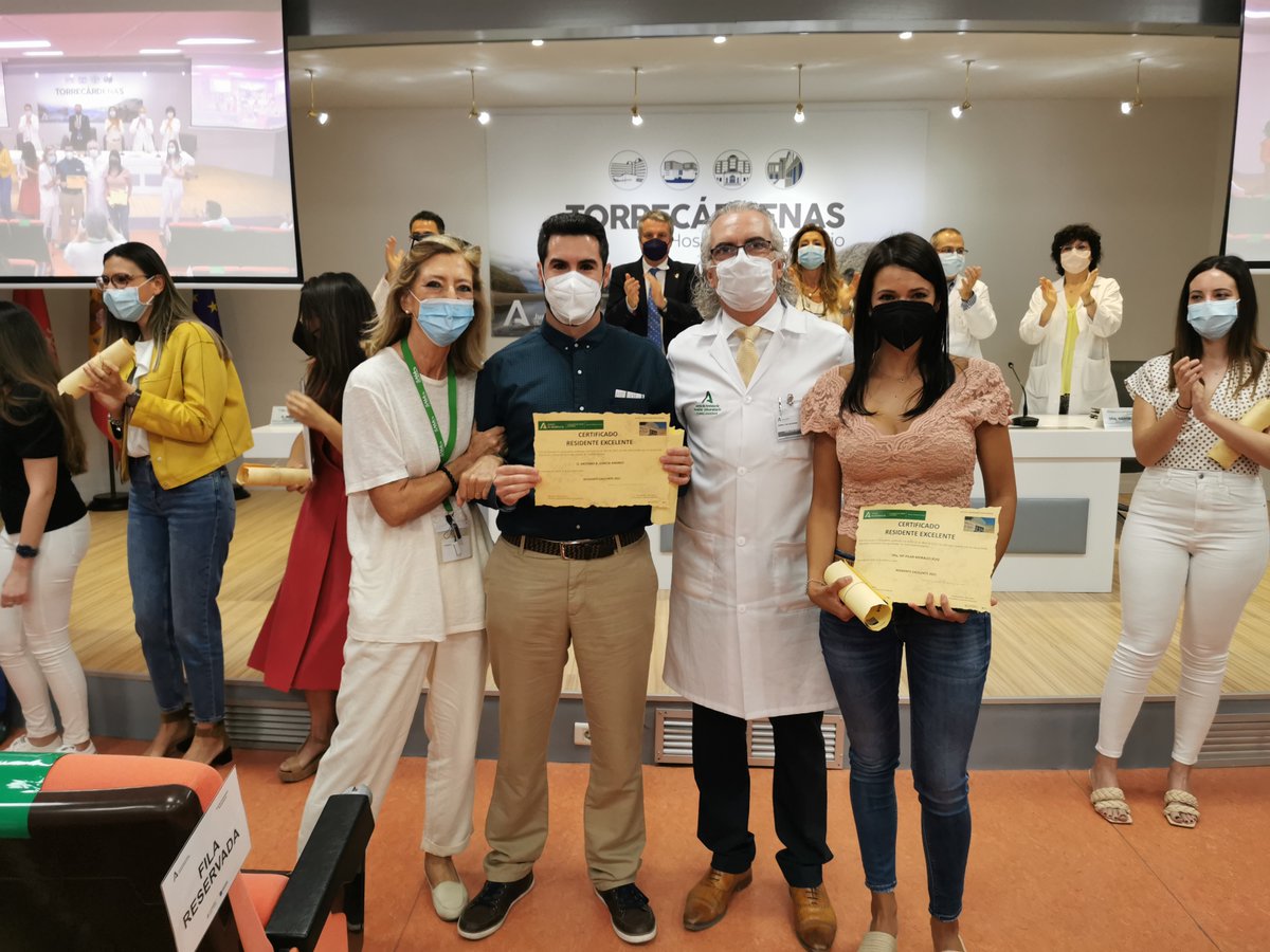 DOCENCIA H.U.TORRECARDENAS ALMERIA (@udocencia) on Twitter photo Ayer tuvimos el placer de otorgar los premios a los residentes excelentes 2021: A.B. García Andreo. y M.P. Morales Ruiz
<a href="/TorrecardenasHU/">Hospital Universitario Torrecárdenas</a>
#docenciaEIR #docenciaMIR Ayer tuvimos el placer de otorgar los premios a los residentes excelentes 2021: A.B. García Andreo. y M.P. Morales Ruiz
<a href="/TorrecardenasHU/">Hospital Universitario Torrecárdenas</a>
#docenciaEIR #docenciaMIR