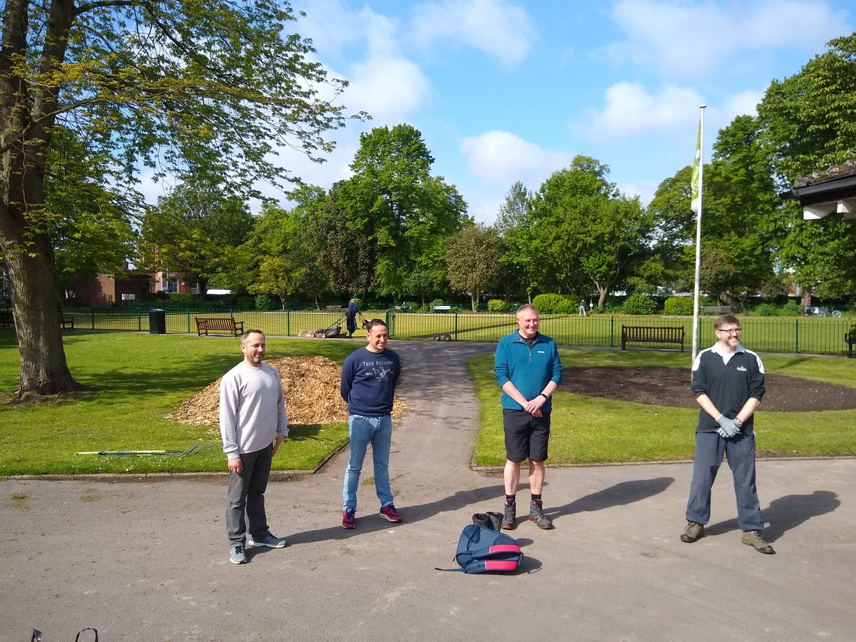 ecoyorkcyc's tweet photo. Volunteers from Portakabin York ready to help in Clarence Gardens today. @YorkCares @CityofYork https://t.co/cVHdjfNyIS