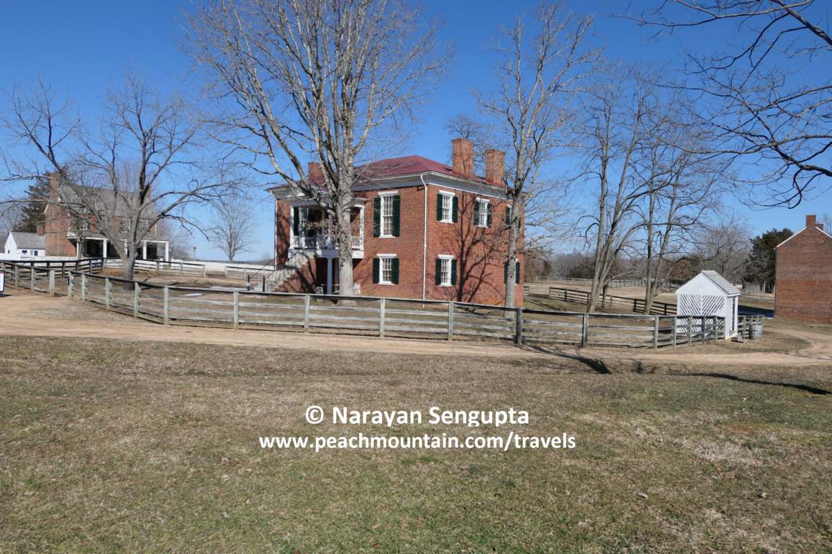 USAS_WW1's tweet image. #OTD Robert E. Lee #CivilWar The Civil War was horrific war for the freedom to keep slaves. April 9, 1865: Lee surrenders to Ulysses S. Grant at Appomattox Court House, Virginia. The war wasn't 100% over, but this loss sealed the Confederacy's fate.