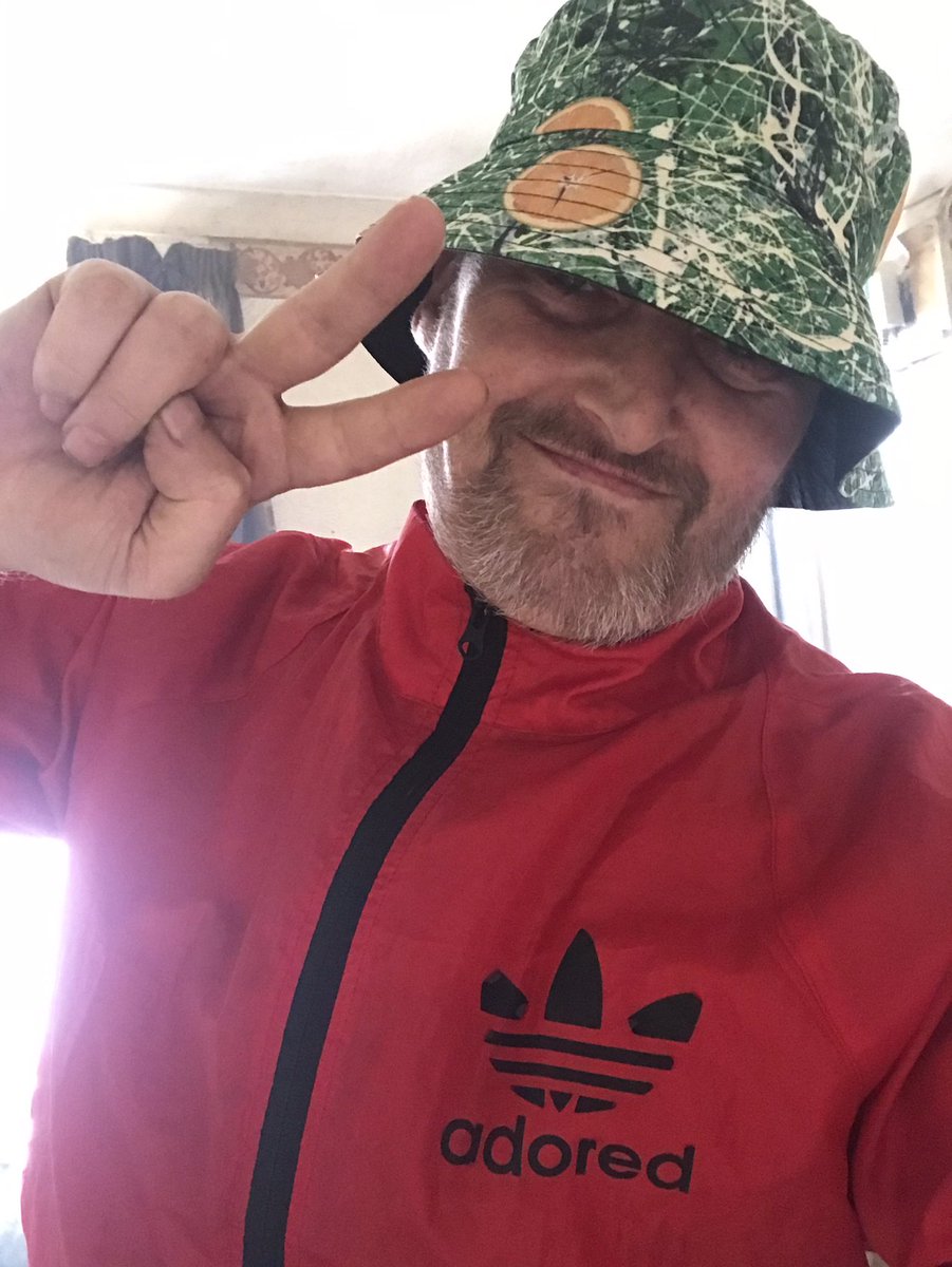 LepesVlad's tweet photo. @aksuperk Thank you mate. I love my 3/// stripes. I take my sssts test tomorrow then next year I’m taking my smsts to run sites,Better wage and go further up the ladder. Also I’m at a The Total Stone Roses &amp; Oaysis at one of my local boozers. Wear with Samba OG or my Beckenbaur Allrouders https://t.co/qqytG1NNXw