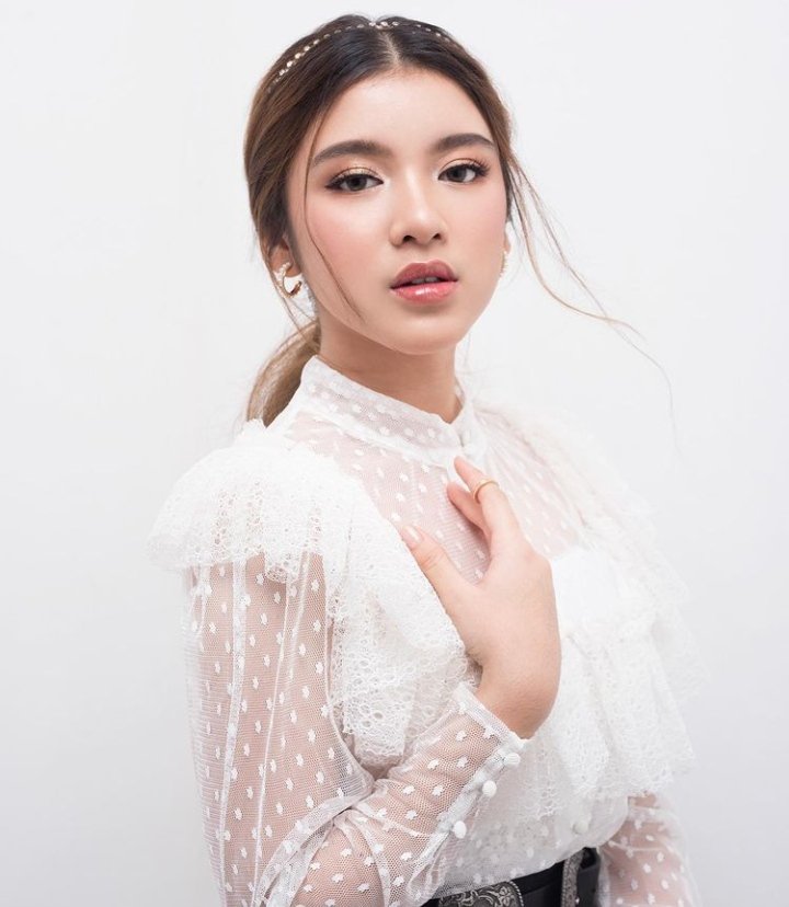 Semua akan lebih mudah jika kita "Hadapi Berdua" #KitaHADAPIBERDUA

Tiara Andini
<a href="/initiaraandini/">Tiara Andini 🌙</a> @MooTiaraOffici1