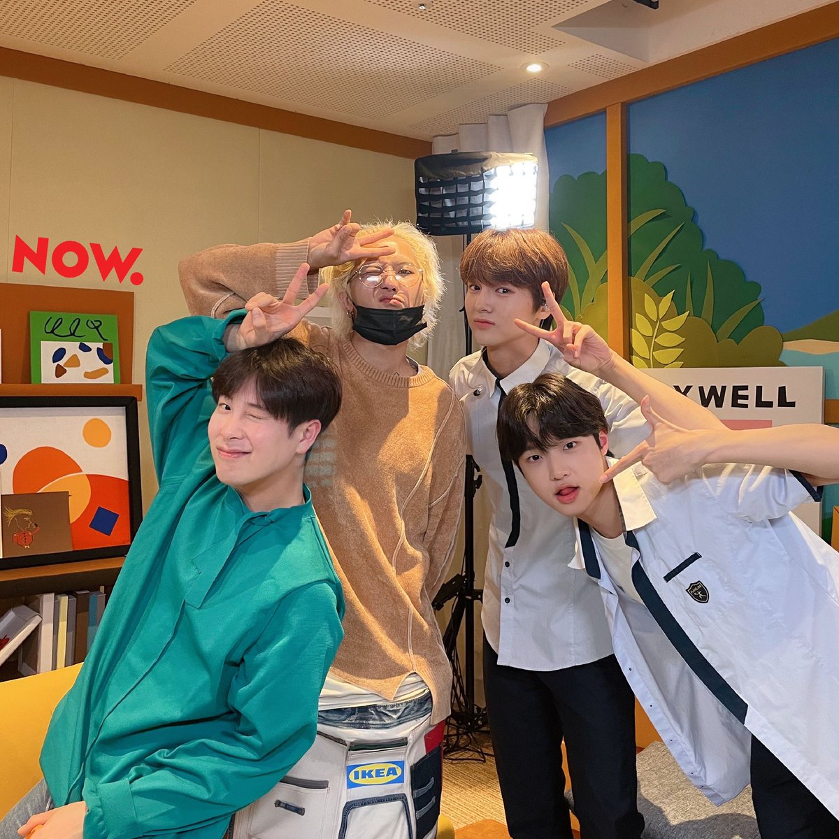 네이버 엔터 tweet media