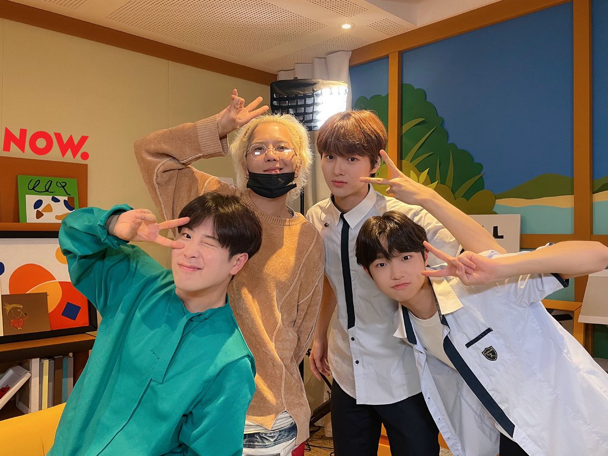 네이버 엔터 tweet media