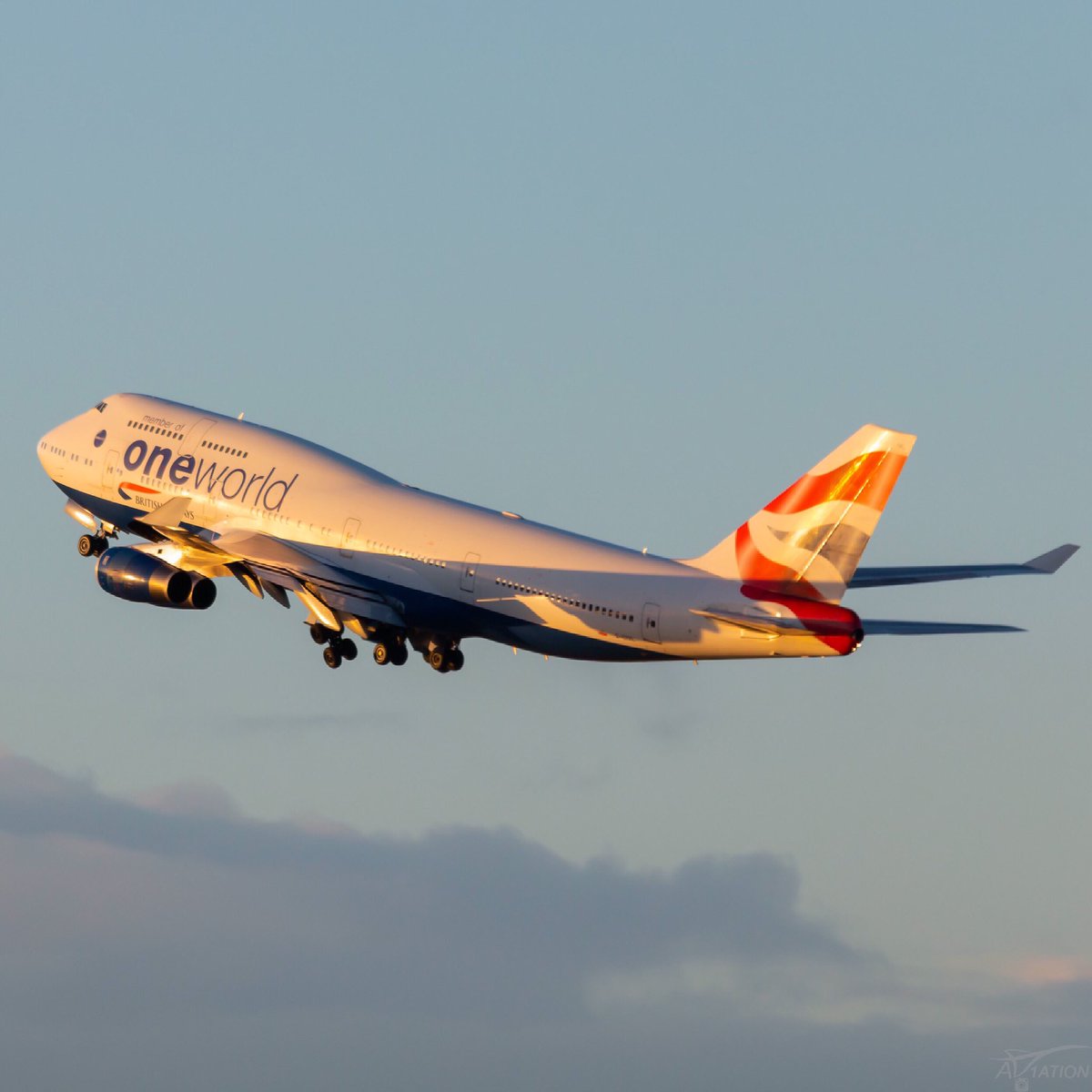 av1ation1's tweet photo. @British_Airways @Boeing #B747 seen here having taken off from RWY 27L @HeathrowAirport - #Heathrow #HeathrowAirport #BritishAirways #Heathrow75 #Boeing747 #London #YourHeathrow @BoeingAirplanes #Speedbird #British #Sunset https://t.co/LmgS7E4NYB