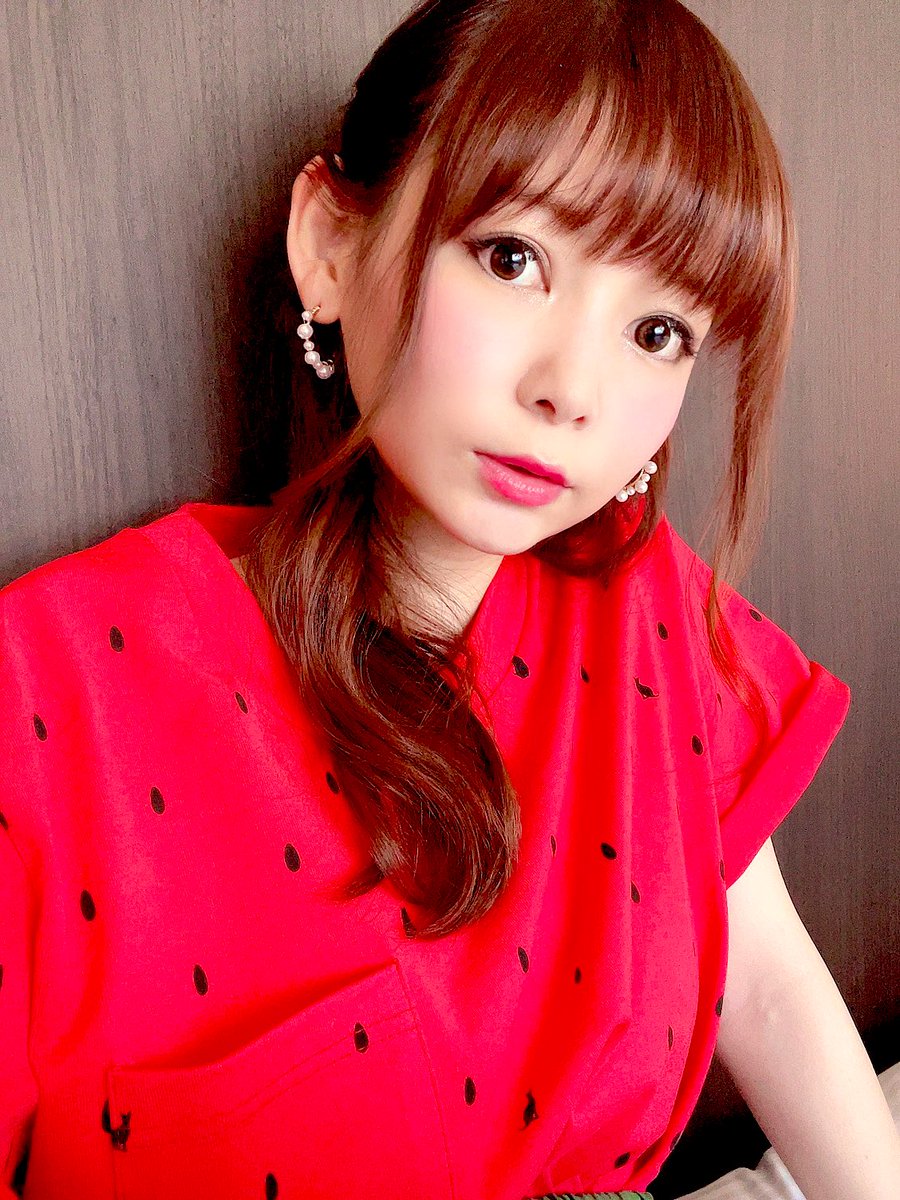 しぶとい中川翔子 Mmts 大人気 スイカ ｔシャツ 黄色も可愛い メンズでも大丈夫だよ スイカのたねが たまに猫 になってるよ 探してみてね T Co Fuofyzjtrh