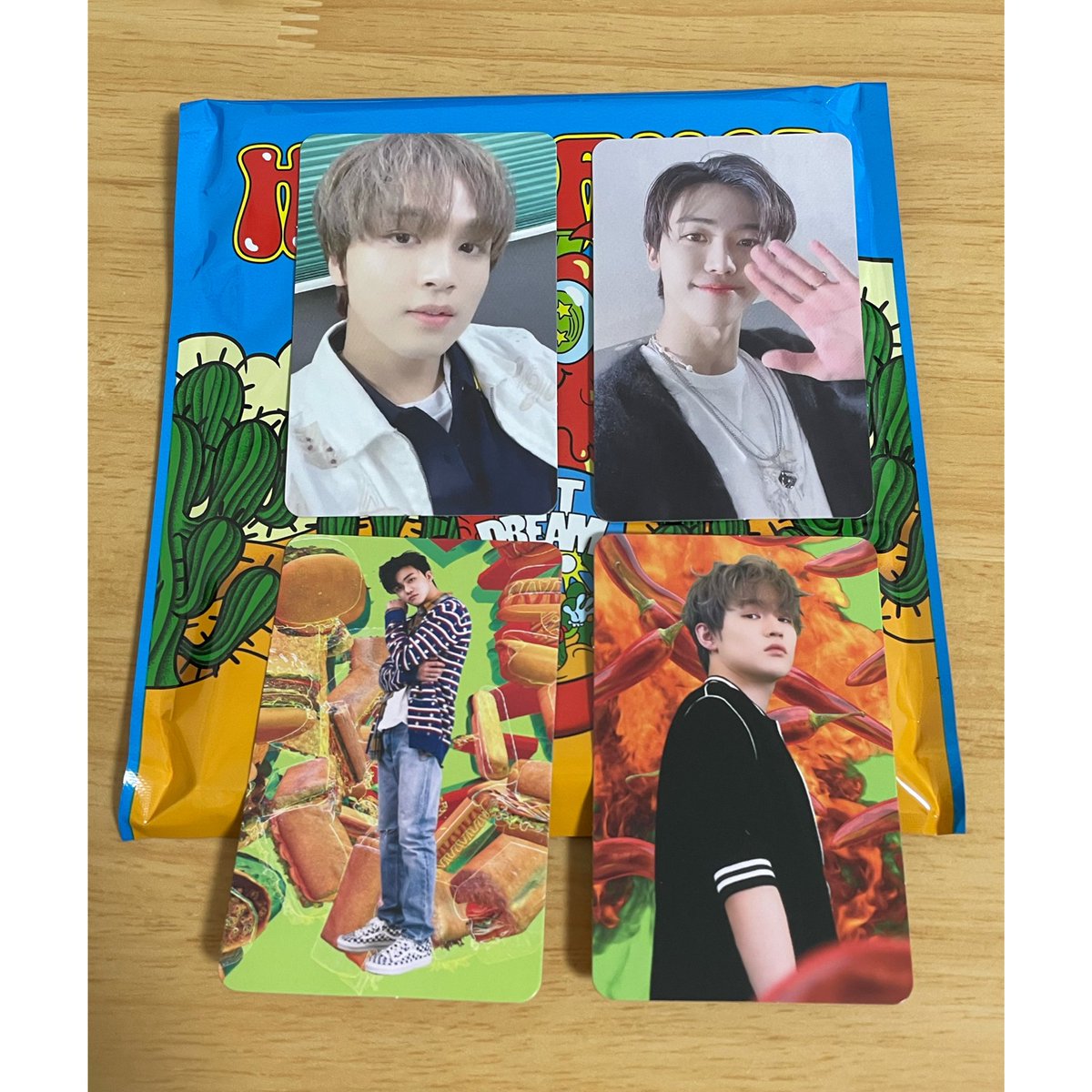 poon__05's tweet photo. NCT DREAM Hot Sauce 🌶
ジュエルケース トレカ交換

譲 : AR、クリップ画像のもの

求 : ARトレカ → マーク、ロンジュン
　　クリップ → チソン、ロンジュン

郵送希望です！
気軽にリプください〜^_^

#맛_HotSauce https://t.co/gPWbhu0Q8L