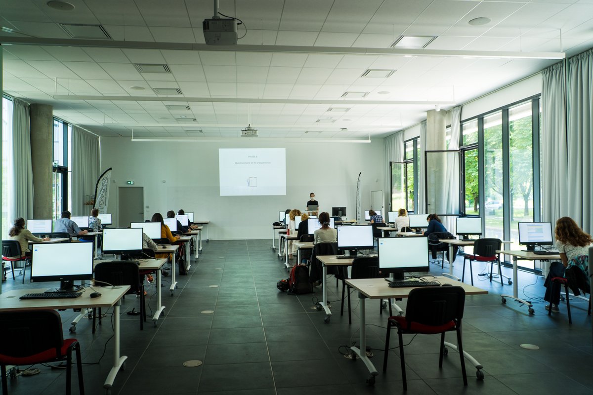 INNOVACSsfr's tweet photo. Une grande première dans le UX Lab de la MACI avec cette expé d'économie expérimentale auprès de 400 personnes en 2 semaines. Challenge relevé par  @LaboratoireGael et @INNOVACSsfr dans le respect strict du protocole scientifique + sanitaire grâce aux volumes de la plateforme 👍 https://t.co/xf053pNVI9