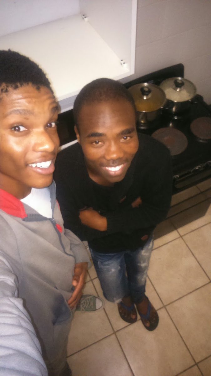 MoagiTheBuilder's tweet photo. Before                 vs               After

Sibuya kude nina 😭😭😭🤞🏾
#BestFriend #bestfriendgoals  #besties https://t.co/bAhq9ZruFC
