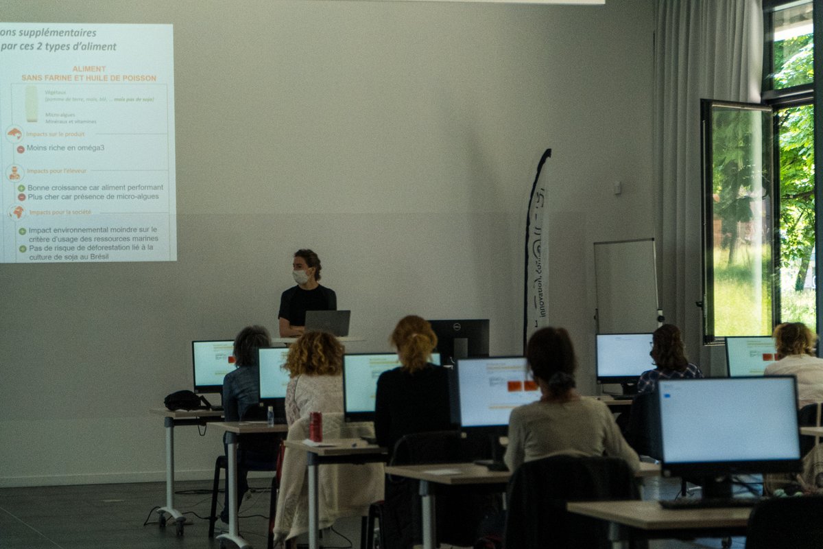 INNOVACSsfr's tweet photo. Une grande première dans le UX Lab de la MACI avec cette expé d'économie expérimentale auprès de 400 personnes en 2 semaines. Challenge relevé par  @LaboratoireGael et @INNOVACSsfr dans le respect strict du protocole scientifique + sanitaire grâce aux volumes de la plateforme 👍 https://t.co/xf053pNVI9