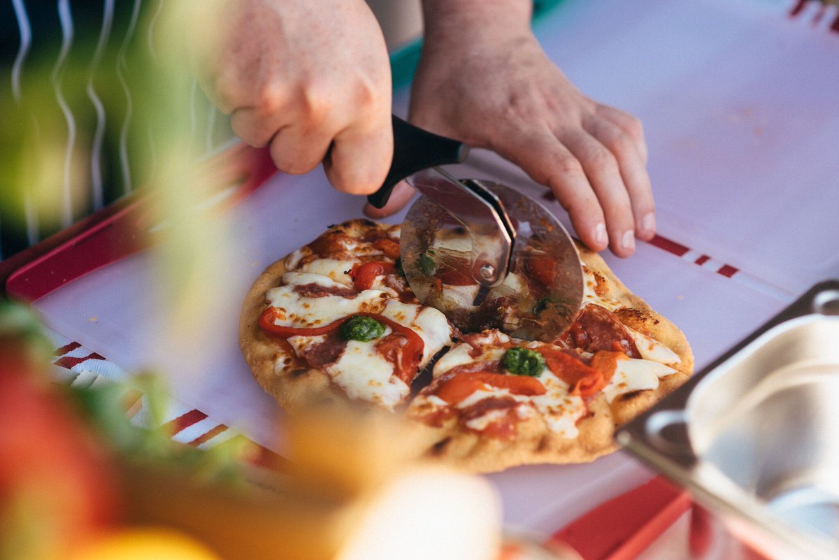 ThePieceHall's tweet photo. Check out the street food pop-ups rocking up at our #SpringMakersMarket this weekend!
π Homemade pizzas from Pizzeria
π― Gyro wraps from Zorba
π Loaded bao buns from Baobros 23
π« Sweet treats from The Churros Bar
Plus 40 stalls to shop. 10am β 6pm Saturday til Monday! https://t.co/XqKBhczejh