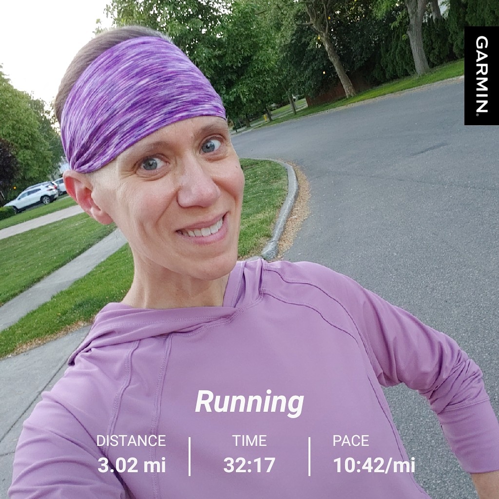 kc_run_coach's tweet photo. MUCH better morning for a run today! Beautiful sunrise and 50 degrees! Made for a good start to the day! Happy Thursday! 🏃 🌞 😊
#riseandrun #running #morningmiles #morningmotivation #morningrun #runners #morningrunners #runningtogether #runbuffalo #teacherswhorun #runbeforework https://t.co/gwNmMnJAE2