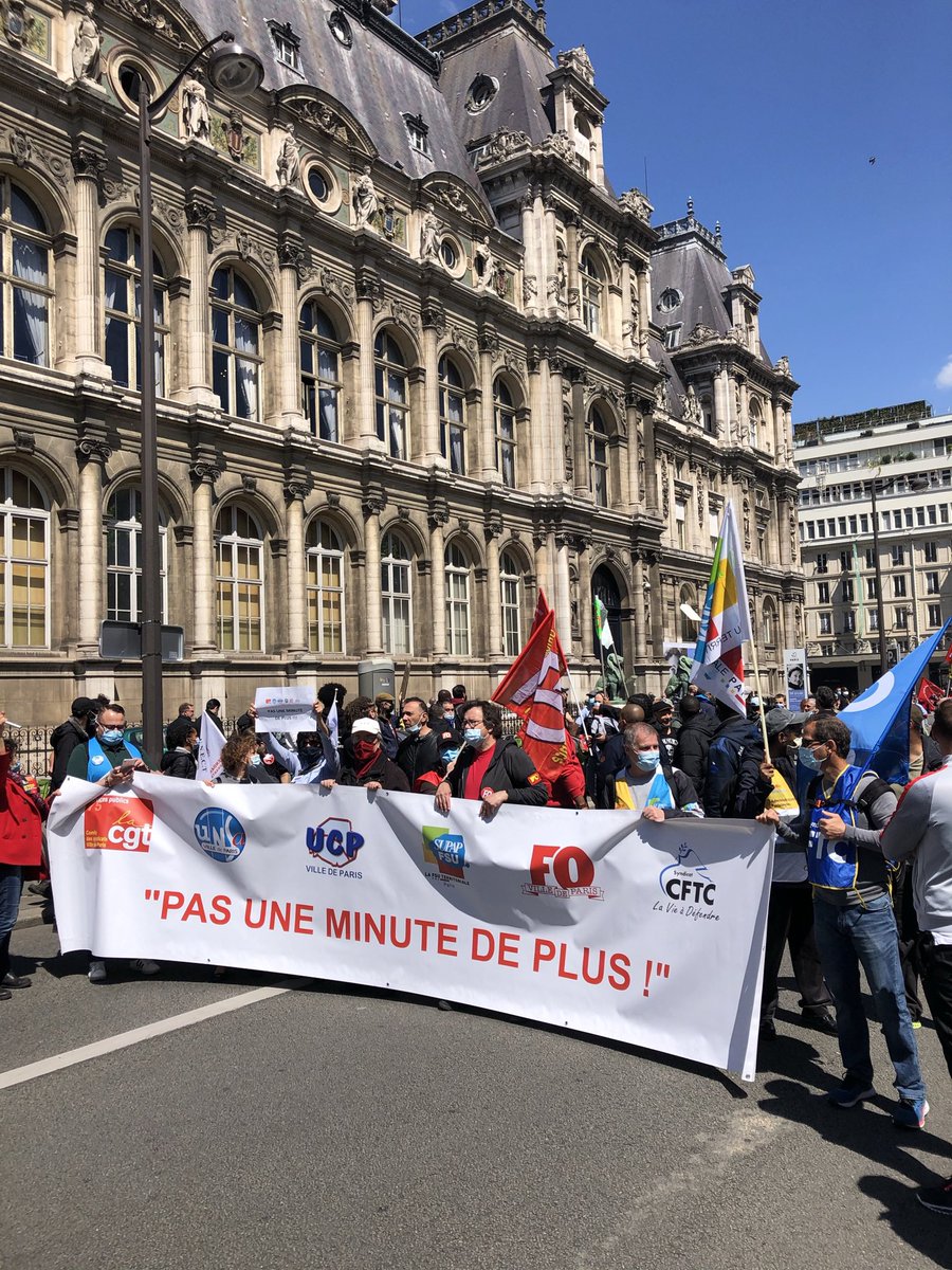 leparisiendu92's tweet photo. Belle manifestation une fois encore pour dire pas 1 minute de plus 💪. Madame la Maire n’a pas une minute de plus pour répondre favorablement aux revendications #pasuneminutedeplus #UNSA #UnsaAp https://t.co/j7b5IU0EKQ
