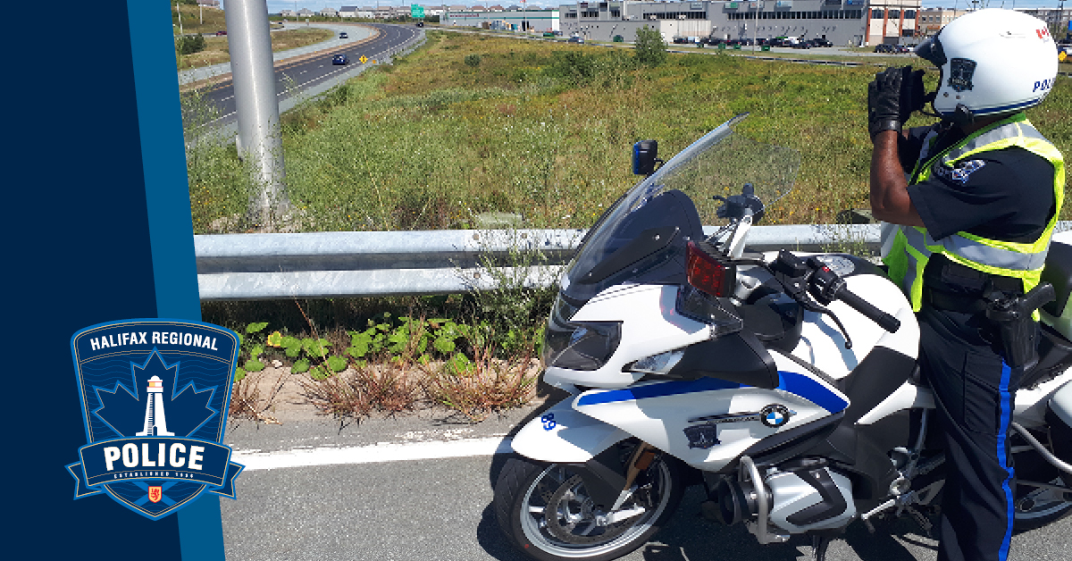 HfxRegPolice's tweet photo. Spring is a busy time on local roadways. Pedestrians, cyclists & motorcyclists are out in larger numbers. Motorists remember to perform shoulder checks before changing lanes or making turns & give other commuters space. Make #RoadSafety a priority this #MotorcycleMay & always. https://t.co/3ABJJmNX7P