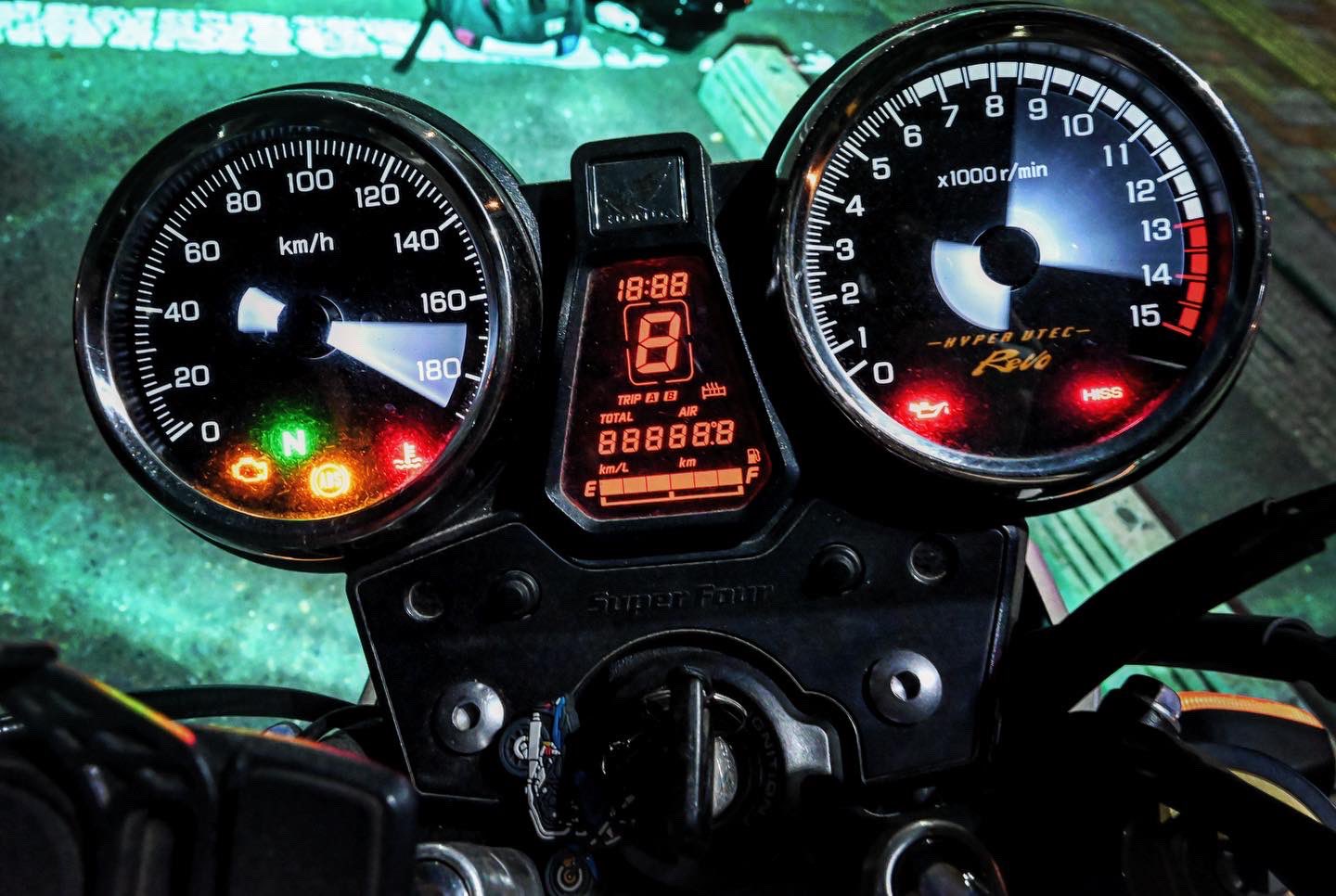 タツ やっぱりネイキッドかっこいい Honda Cb400sf Vtec Nikon Z5 T Co Jmr0of8kbn Twitter