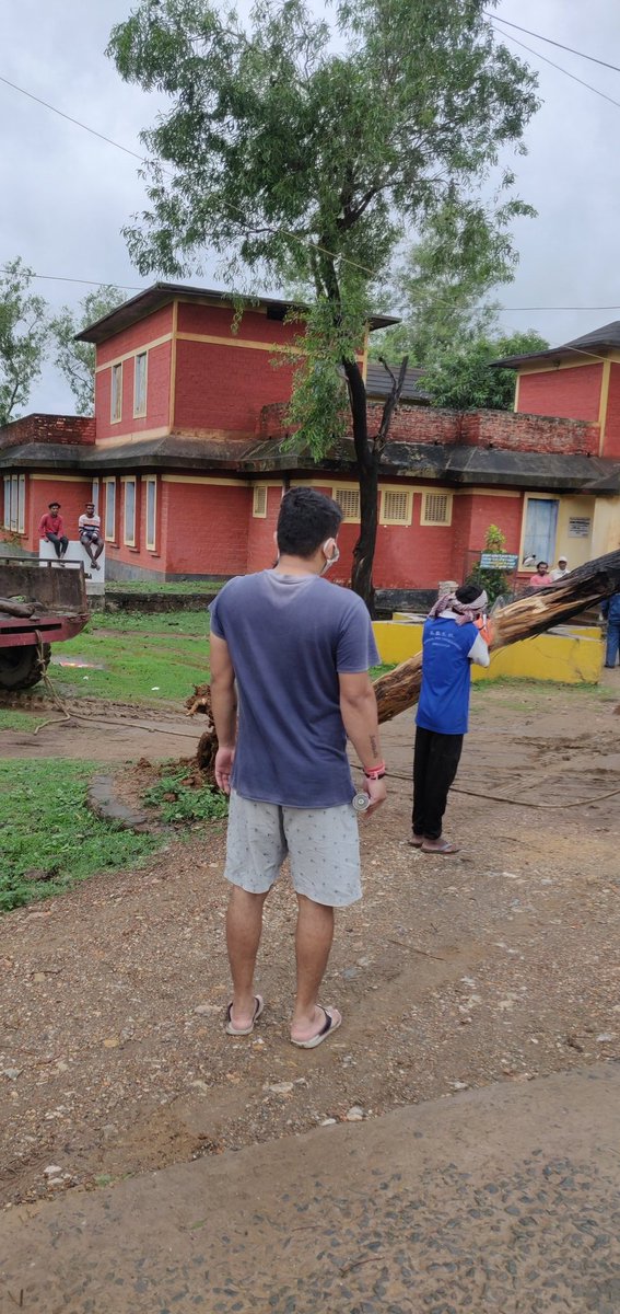 SanjibSardarMLA's tweet image. बिजली विभाग के पुरी टीम को दिल से आभार, बेहद कम समय में युद्ध स्तर पर कार्य कर पोटका विधानसभा के बिजली व्यवस्था को फिर से सुचारू करने का कार्य किया, कार्यपालक विद्युत अभियंता जी को विशेष धन्यवाद, #COVID19 से स्वस्थ होते ही, आराम ना कर मोर्चा को संभाले रखा।
@DCEastSinghbhum