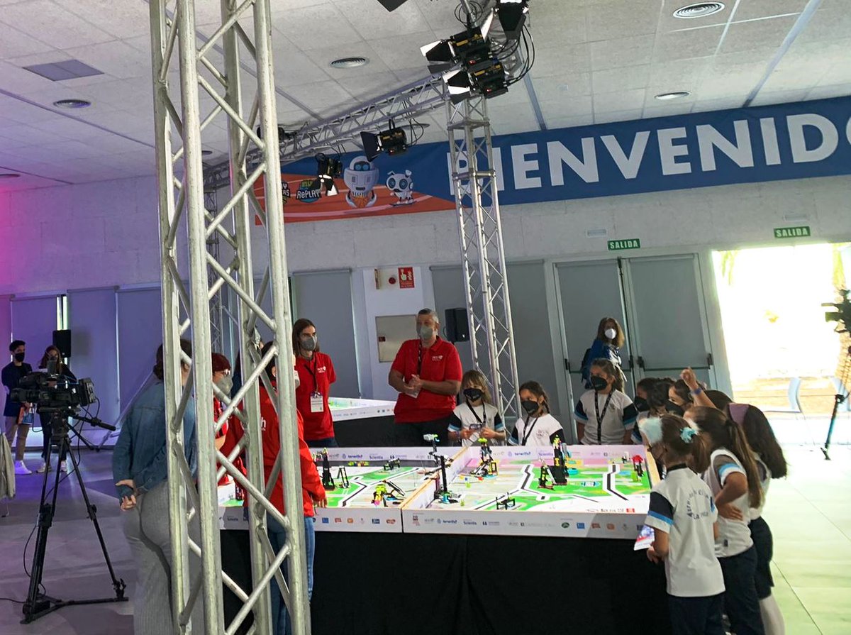 CCCabildoTfe's tweet photo. Nuestro consejero @Felix_Faro asiste a la presentación de las actuaciones y nuevos proyectos del área de @InnovacionTF y a la inauguración de la fase regional de la First Lego League 2021 @FLLCanarias que organiza el @PCTTenerife 

#Tenerife2030 sigue vivo... https://t.co/LEWOB3aFqj